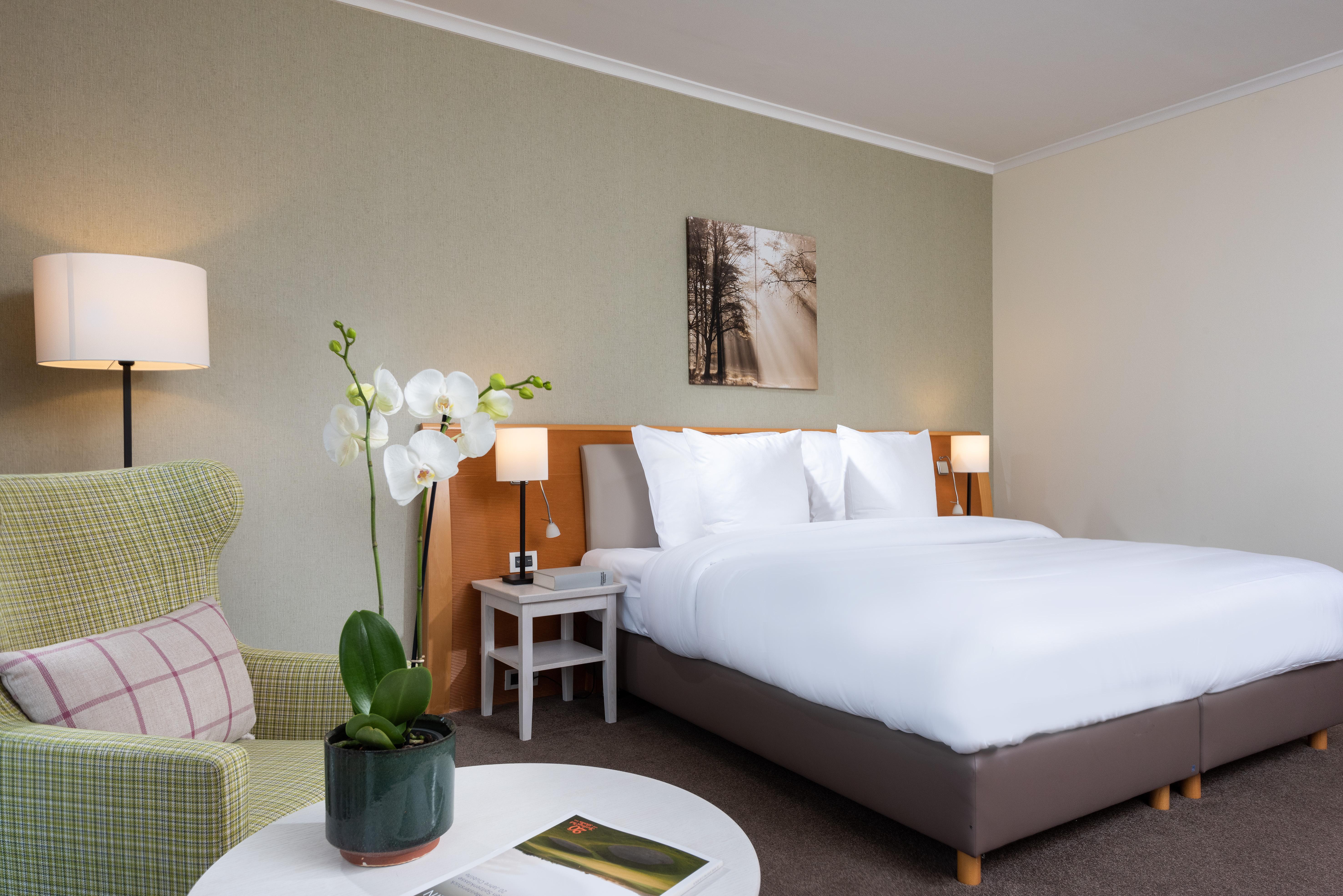 Precise Resort บาดซาโรว์ ภายนอก รูปภาพ A room at the hotel
