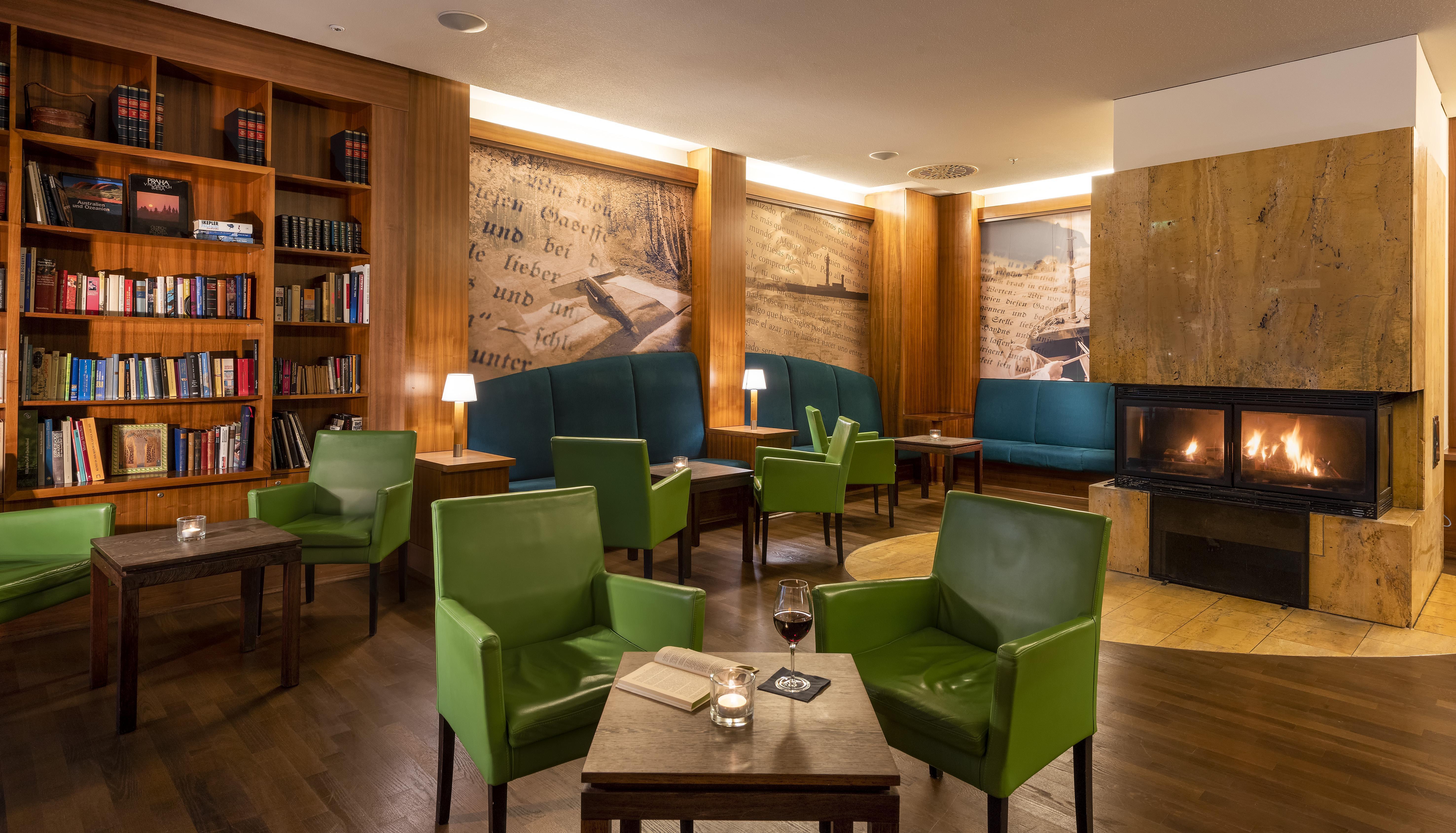 Precise Resort บาดซาโรว์ ภายนอก รูปภาพ Library