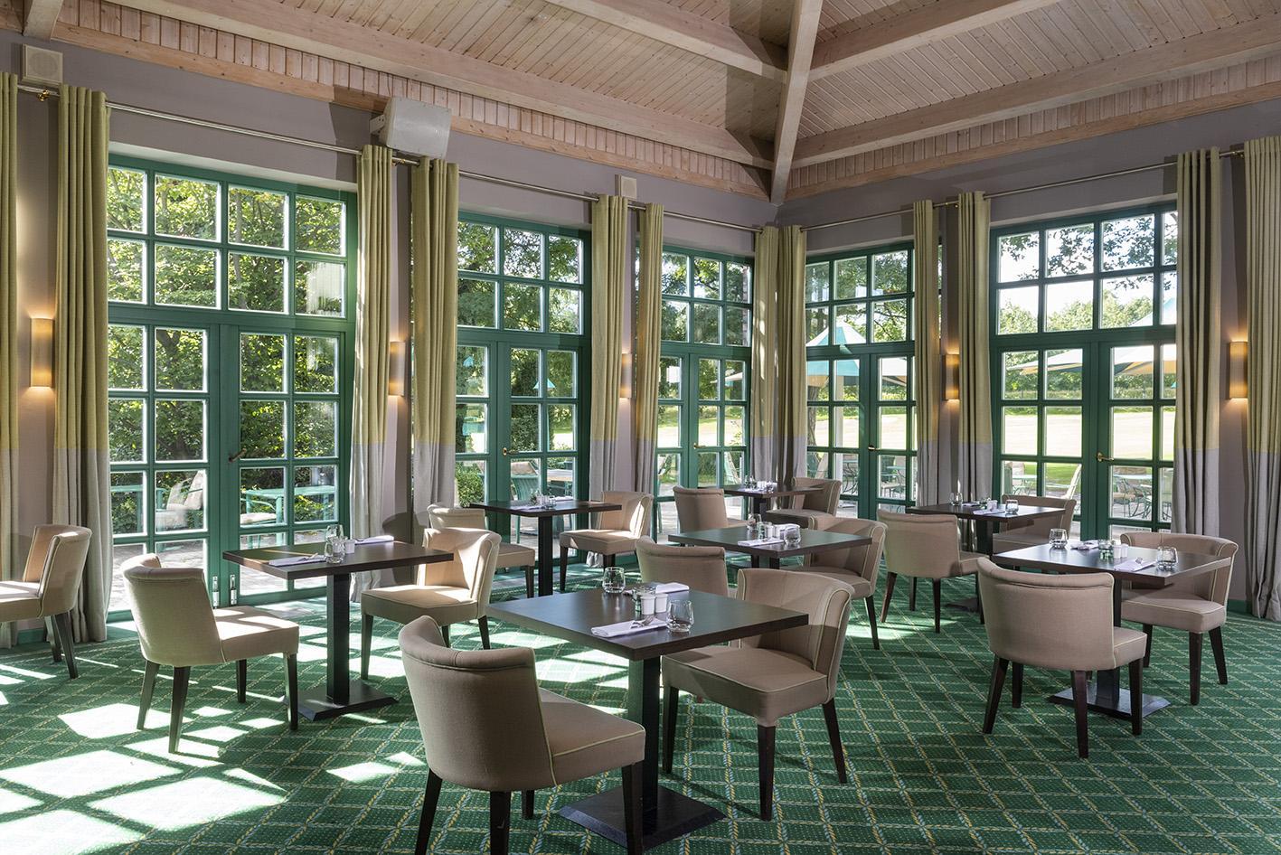 Precise Resort บาดซาโรว์ ภายนอก รูปภาพ The restaurant