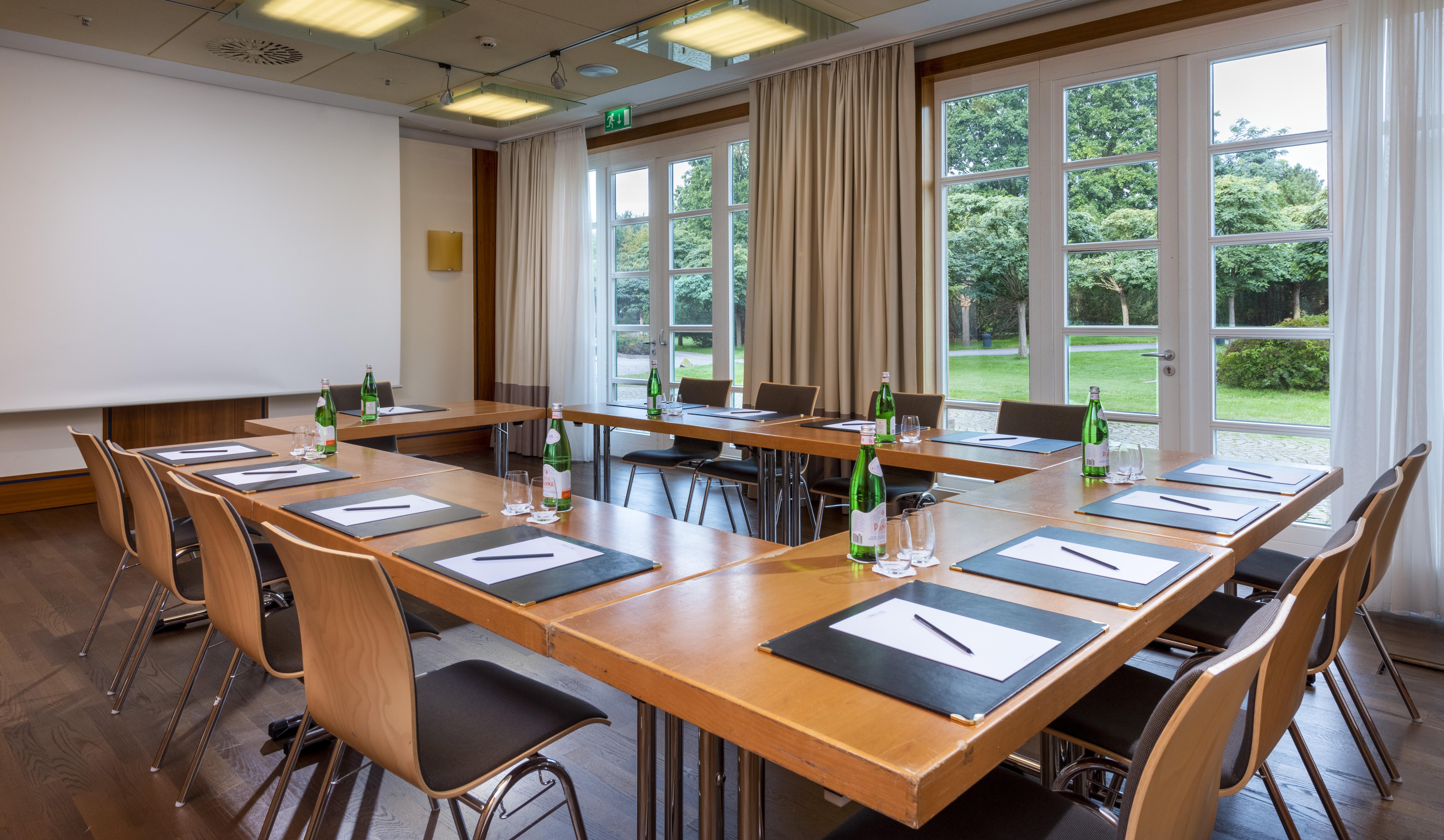 Precise Resort บาดซาโรว์ ภายนอก รูปภาพ Meeting room