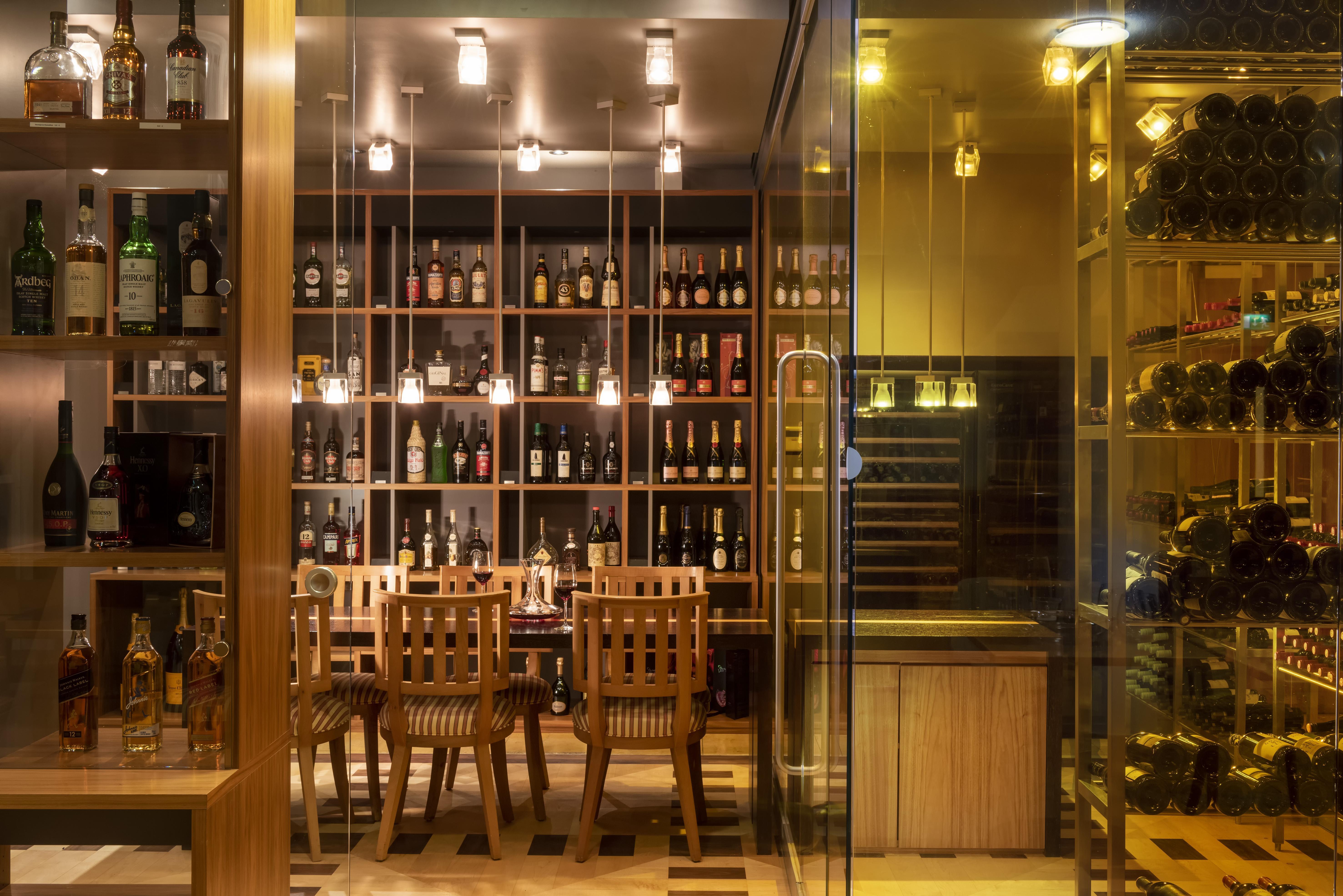 Precise Resort บาดซาโรว์ ภายนอก รูปภาพ Wine cellar