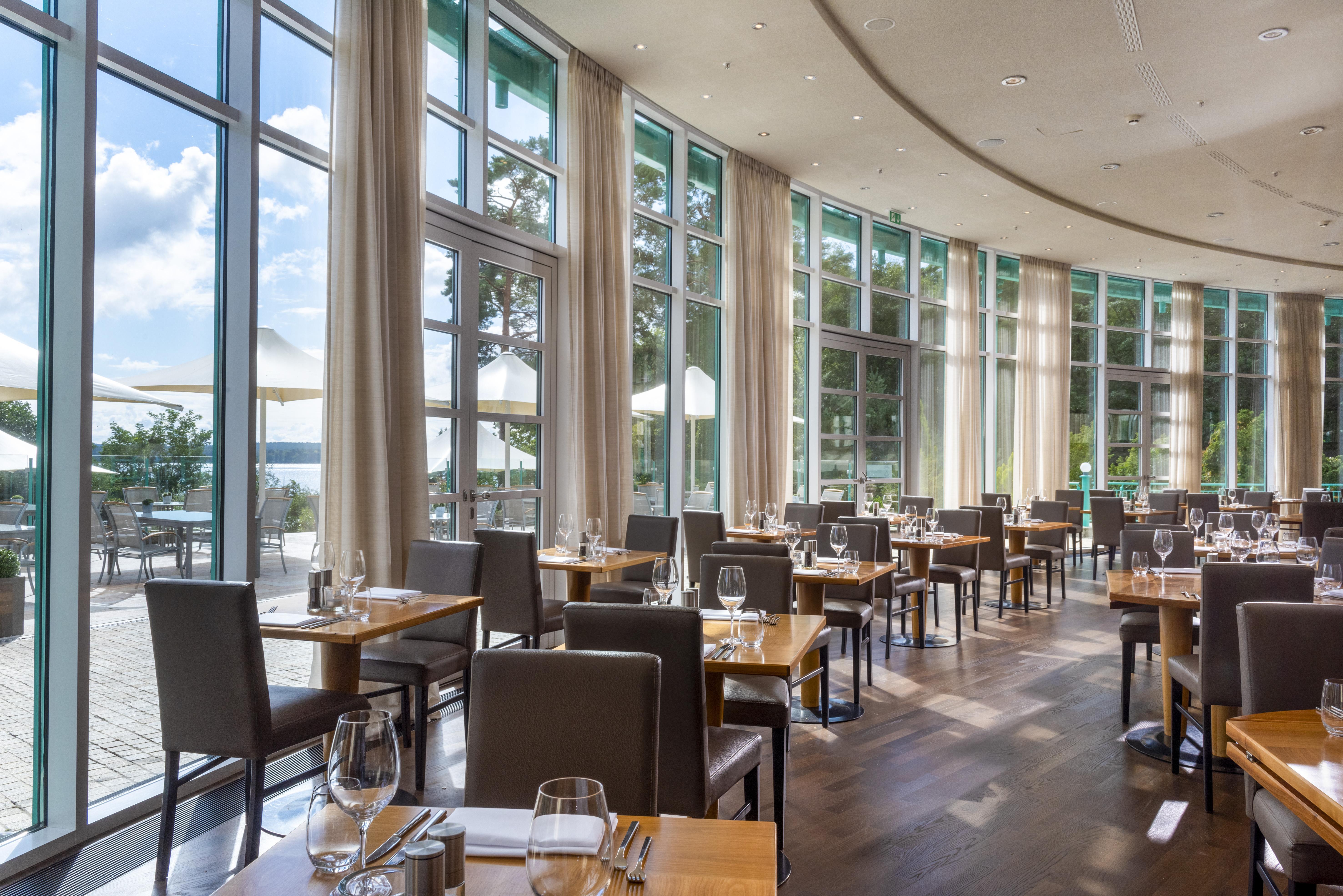 Precise Resort บาดซาโรว์ ภายนอก รูปภาพ Restaurant