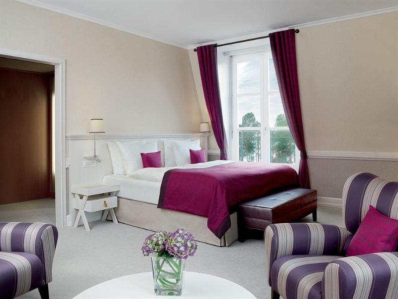 Precise Resort บาดซาโรว์ ภายนอก รูปภาพ A suite at the hotel